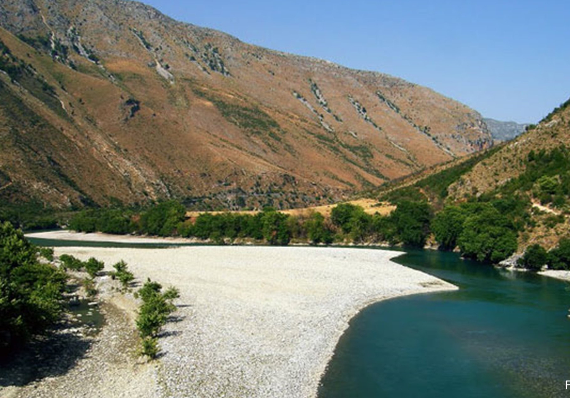 Balancimi i zhvillimit me ruajtjen e natyrës: Lumi Shushica në rrezik